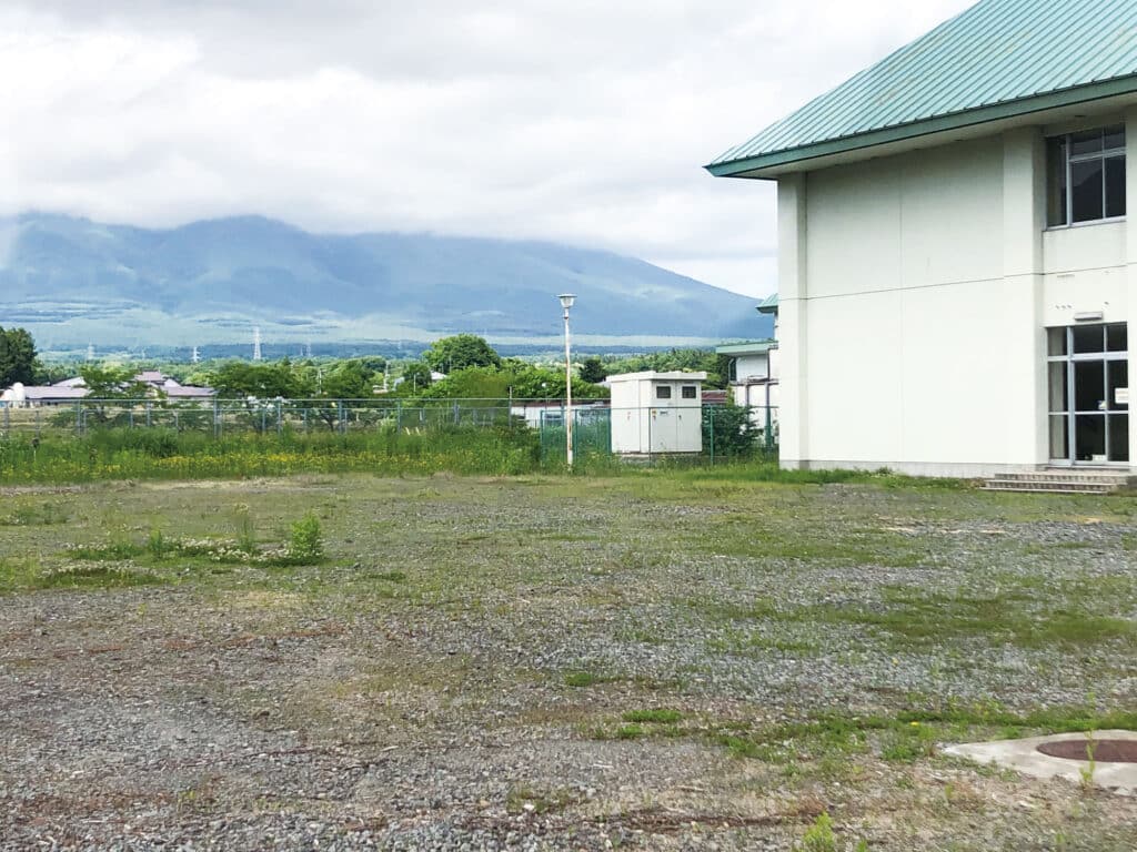 上長山小学校駐車場