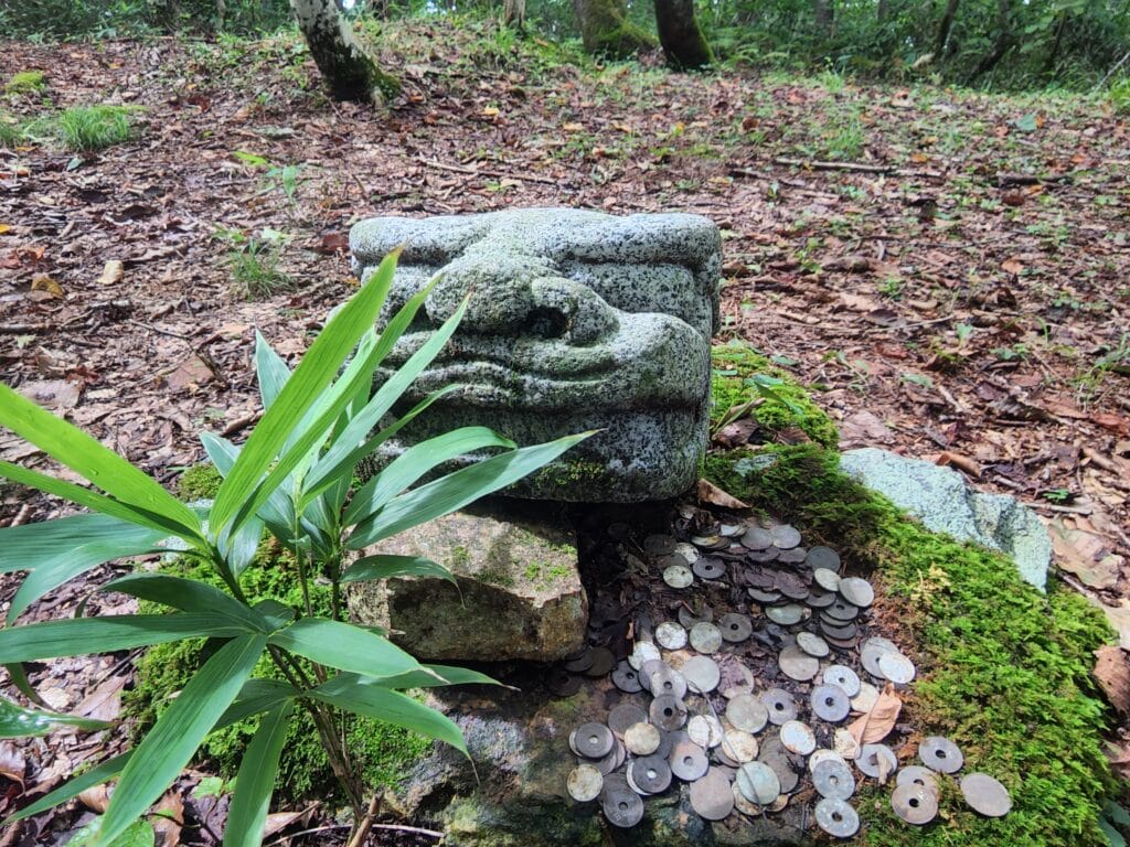 男助山山頂付近獅子