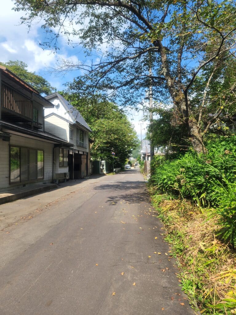 鶯宿温泉街街中